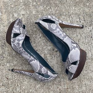 ⚡️BCBG MaxAzaria 6M SnakeSkin Heels